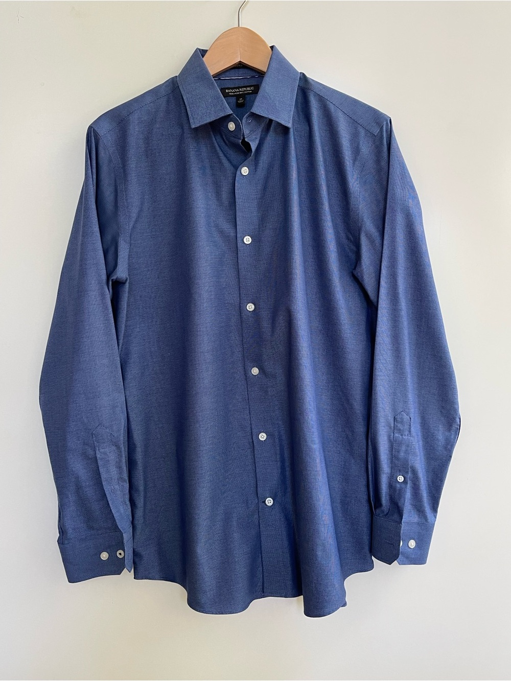 Banana Republic Men's Blue Shirt size M